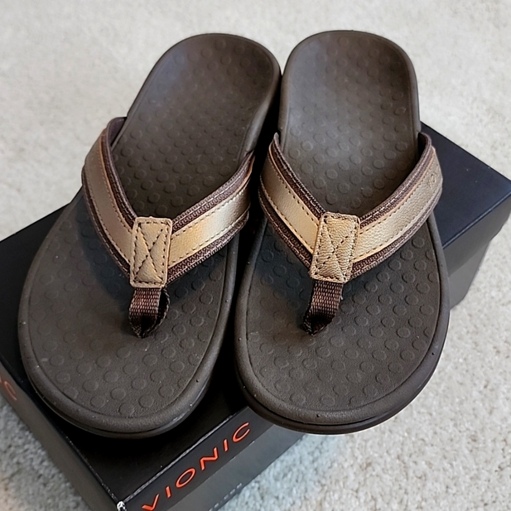 New in Box Vionic Tide II Bronze Metallic Sandals Size 7